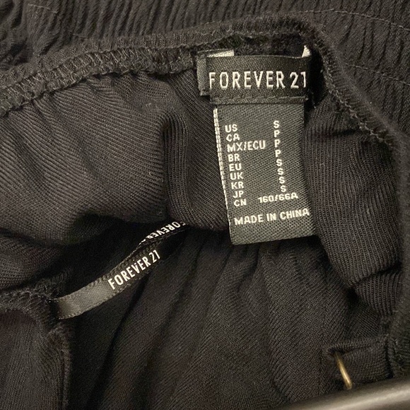Forever21 Black jumpsuit - Picture 4 of 4